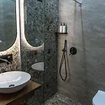 Hani Geshtenjave Hotel Bucimas